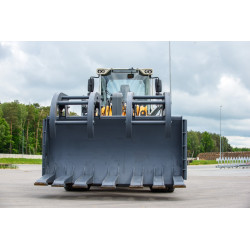 BIG crocodile grab for telehandler