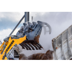 BIG crocodile grab for telehandler